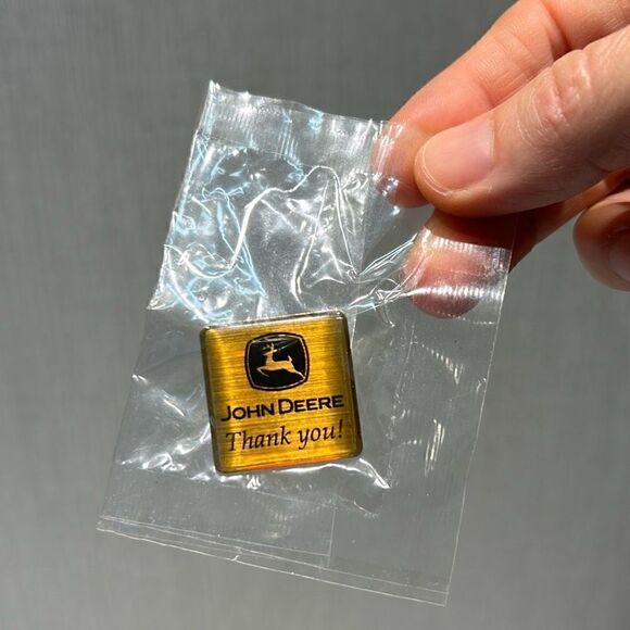 VTG John Deere Expo Pins Lot 2004 Hat Lapel Phoenix Tractors Combines Mowers Sal - Picture 7 of 12